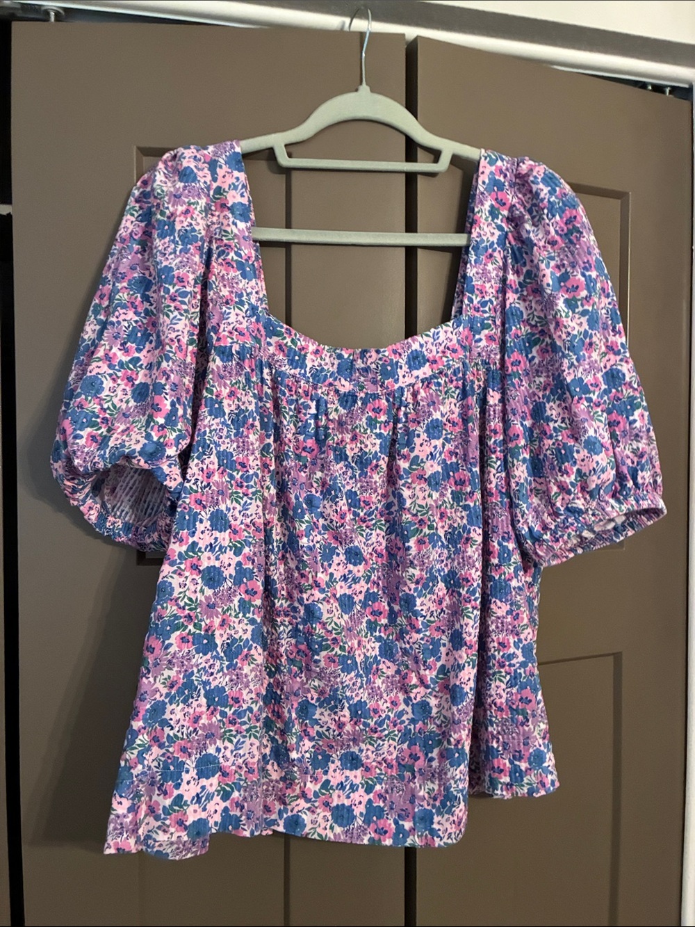 Vineyard Vines Pink and Blue Floral Puff-Sleeve Square-Neck Tank